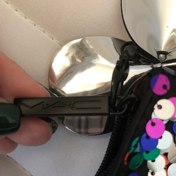 MAC makeup bag- limited edition - Picture 2 of 4